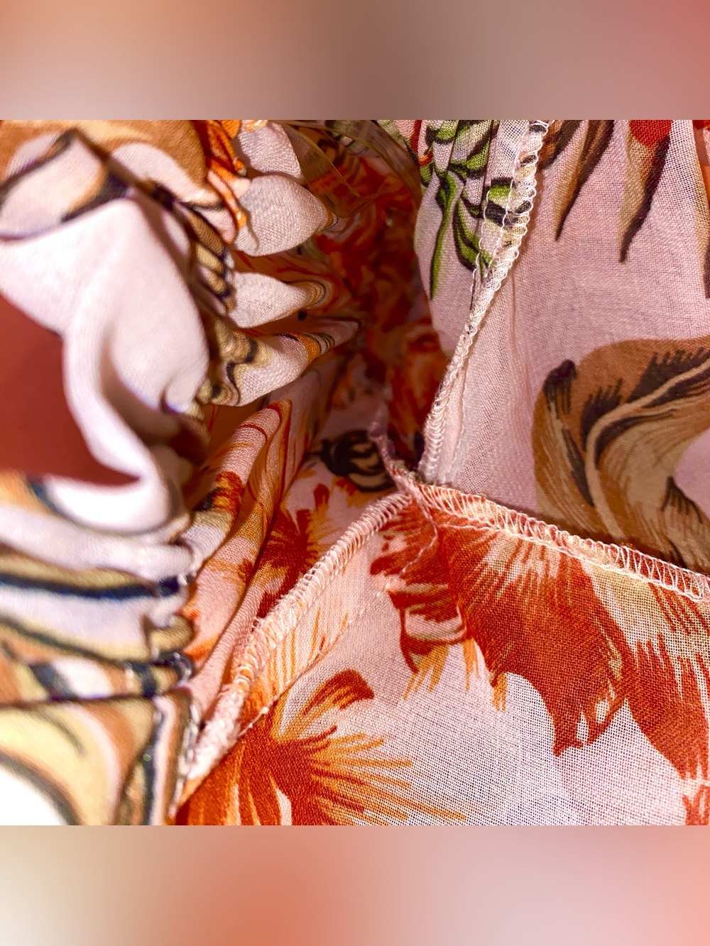 Live 4 Truth Floral Off-Shoulder Crop Top in Small Hibiscus Flower Whire Tropics - Picture 10 of 11